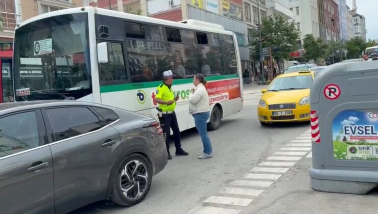 KAZA YAPAN SÜRÜCÜ, YOLU KAPATTI