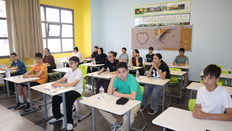 ÖĞRENCİLER SİMÜLASYON SINAVINDA TER DÖKTÜ