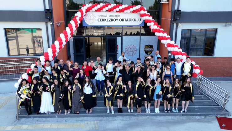 ÇERKEZKÖY ORTAOKULU İLK MEZUNLARINI COŞKUYLA UĞURLADI