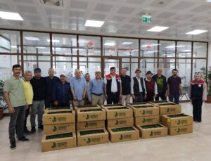 12 BİN 600 YAZLIK SEBZE FİDESİ DAĞITILDI