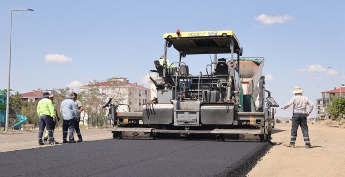 BAŞKAN YÜCEER SAHADA: ÇORLU’NUN BULVARLARI YENİLENİYOR