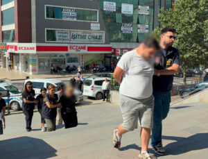4 MARKETTEN 20 BİN LİRALIK BEBEK MAMASI ÇALAN 3 ŞÜPHELİ YAKALANDI