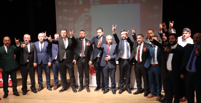 MESUT DİNÇ: “ÜÇ HİLAL’İN GÖLGESİNDE DURMAKTAN ONUR DUYARIZ”