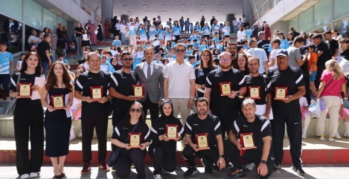 2 BİN 500 ÖĞRENCİ SERTİFİKA ALDI