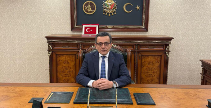 BİTMEYEN ÇALIŞMALAR VATANDAŞI VE ESNAFI ÇİLEDEN ÇIKARDI