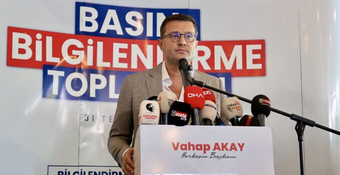 CHP’DEN İSTİFA ETTİ, YENİ PARTİ’DE DE OLMAYACAĞINI AÇIKLADI