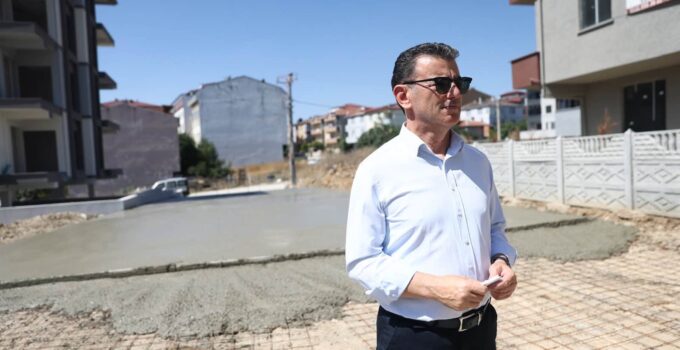 MEVLANA MAHALLESİ’NDE BETON YOL ÇALIŞMALARI SÜRÜYOR