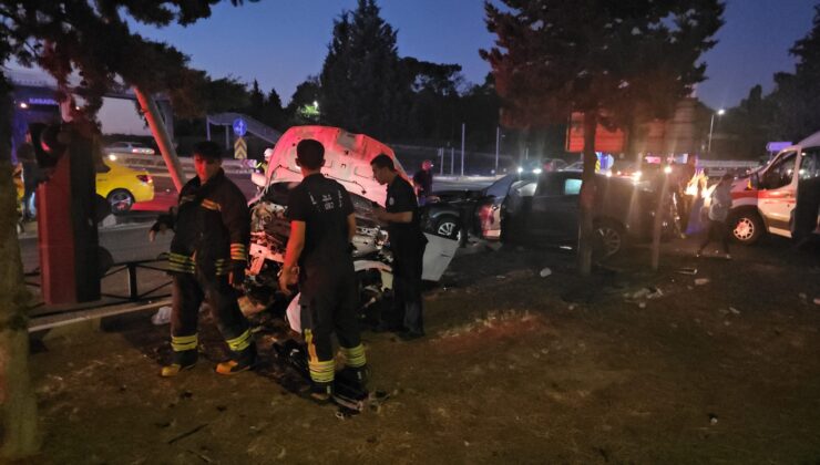 ÇERKEZKÖY’DE İKİ ARAÇ KAFA KAFAYA ÇARPIŞTI: 3’Ü ÇOCUK 6 YARALI