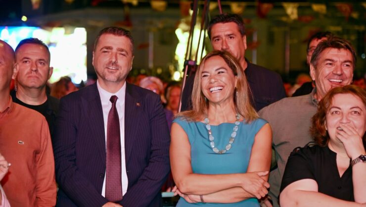ZAFER MEŞALESİ ŞARKÖY’DEN YÜKSELDİ