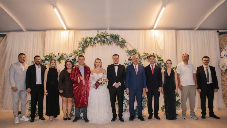 DİLLERE DESTAN DÜĞÜNLE DÜNYAEVİNE GİRDİLER