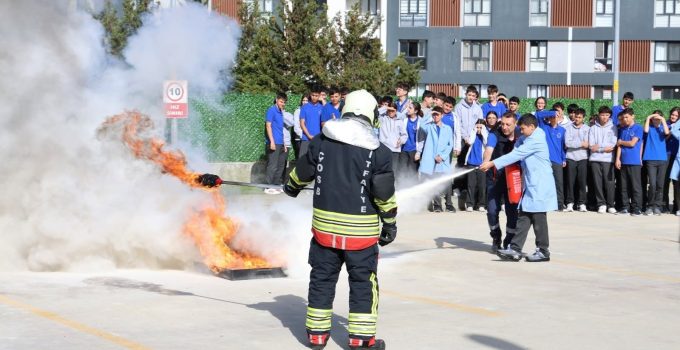 YANGIN EĞİTİMİ VE TATBİKATI DÜZENLENDİ