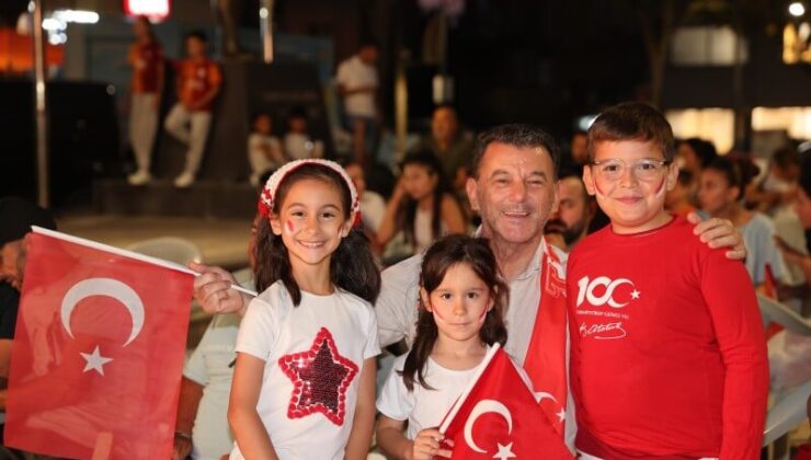 FİLENİN SULTANLARININ ZAFERİ DEV EKRANDA İZLENDİ
