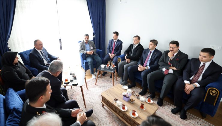 ŞEHİT AİLESİNE ANLAMLI ZİYARET