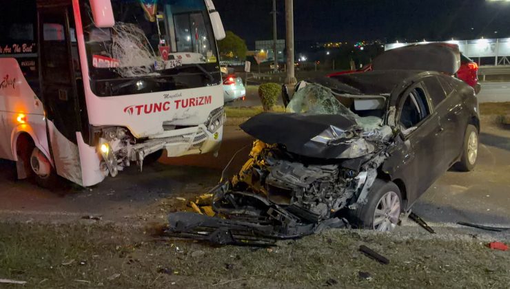 KAVŞAKTA ZİNCİRLEME KAZA: 3 YARALI 
