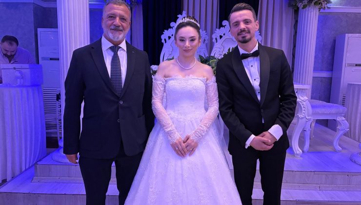 GÖRKEMLİ TÖRENLE DÜNYAEVİNE GİRDİLER