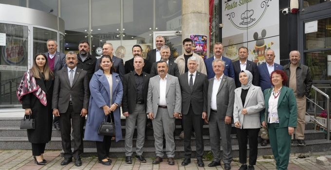 AKIN YILMAZ’DAN MUHTARLARA 12 YILLIK VEFA GELENEĞİ