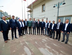13 MECLİS ÜYESİ AK PARTİ’YE KATILDI