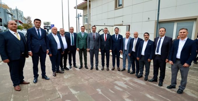 13 MECLİS ÜYESİ AK PARTİ’YE KATILDI