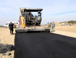 ÇERKEZKÖY BELEDİYESİ’NİN YOL ÇALIŞMALARI SÜRÜYOR